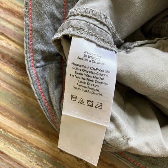 Eddie Bauer Utility Cargo Shorts Grey Ripstop Women's Slightly Curvy Fit - Picture 5 of 6